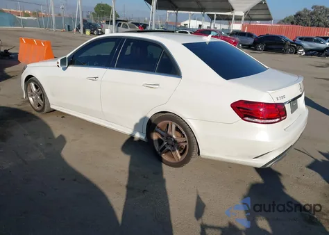 2014 Mercedes-Benz E 350 z USA, uszkodzony, nr VIN WDDHF5KB9EA839388